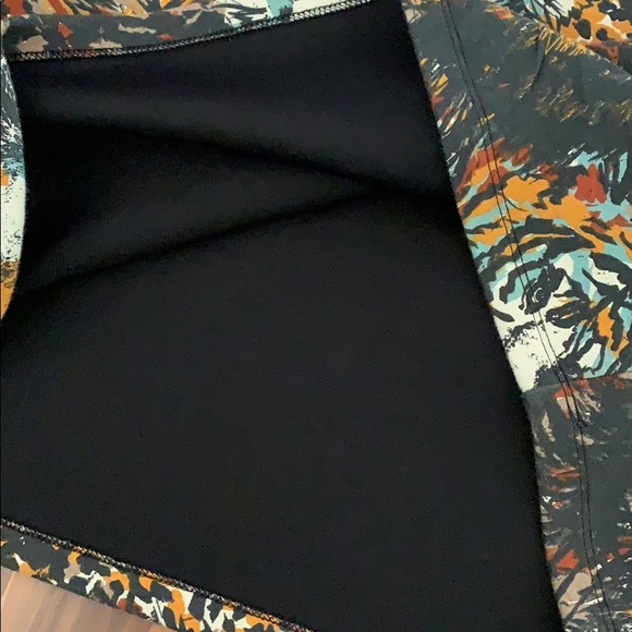 💕H&M Animal Print Top🐆🐅🦁 - Picture 4 of 6